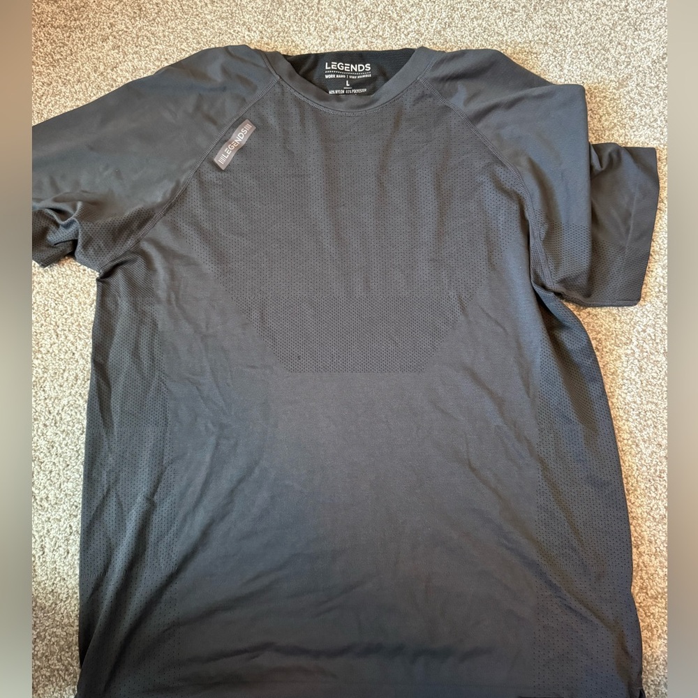 Men’s legend drifit shirt